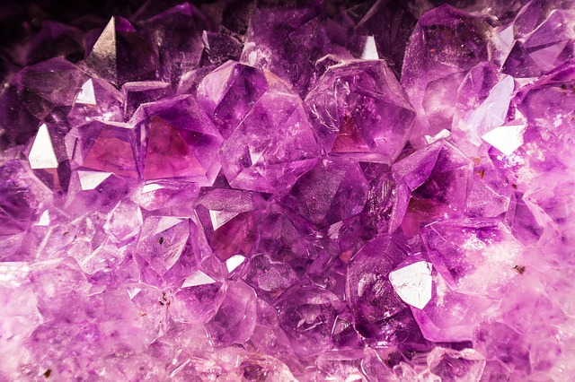 Krystaly ametistu
